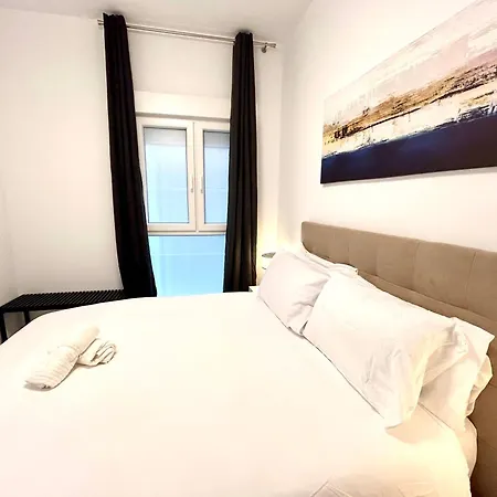Convenient, Charming 15 Mins From Center Appartamento