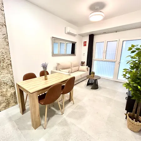 Convenient, Charming 15 Mins From Center *